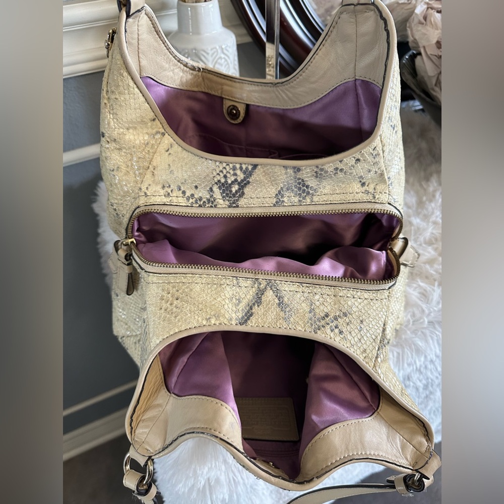EUC Coach Madison Python Embossed Maggie Shoulder Bag - Picture 12 of 16
